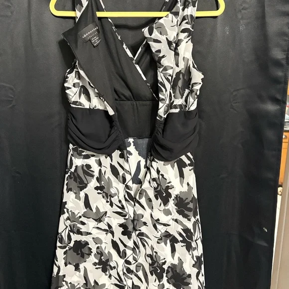 Connected Apparel Black and White Floral Midi Dress - Picture 5 of 5